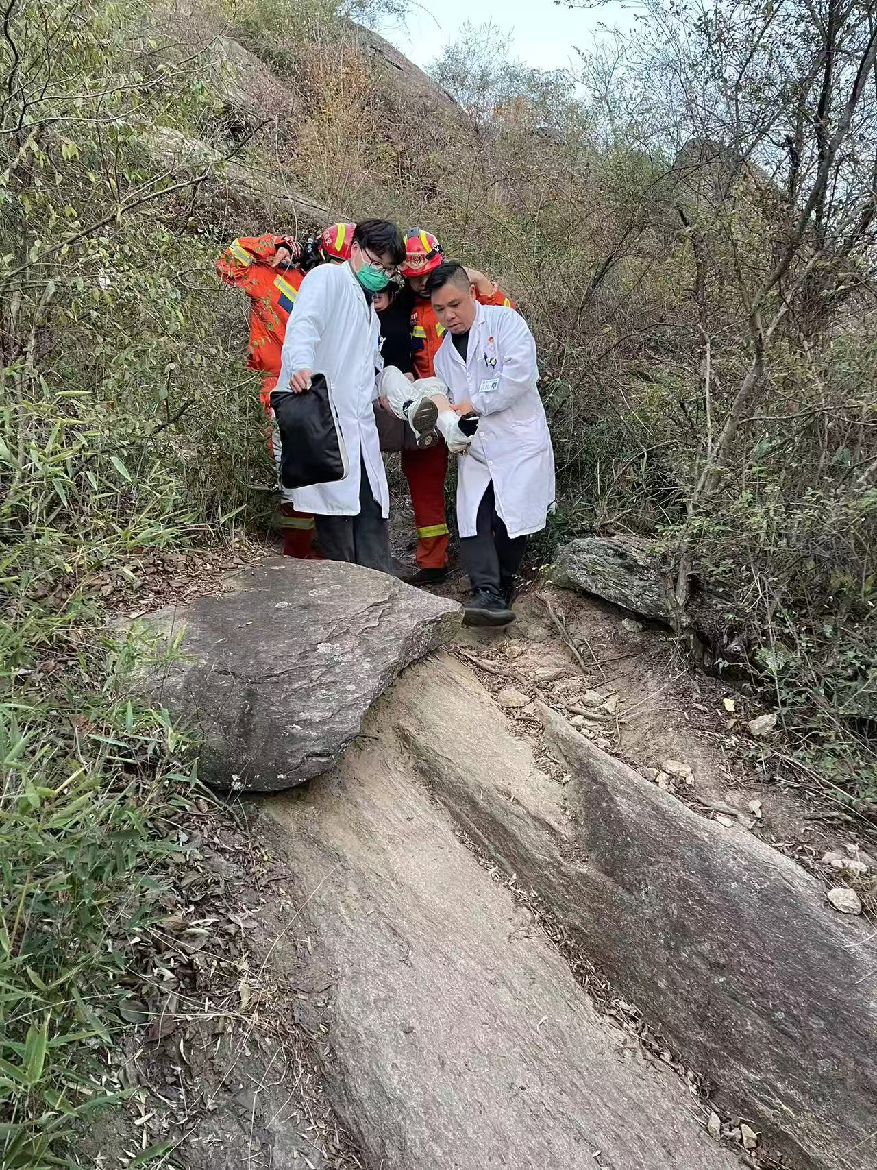 太湖：多部門勠力同心，登山者成功獲救